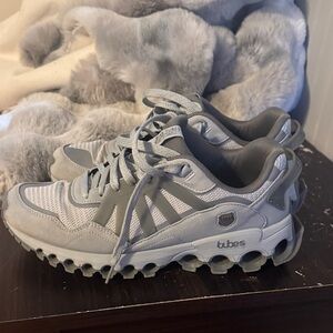 K-Swiss Gray and White Men's Shoes